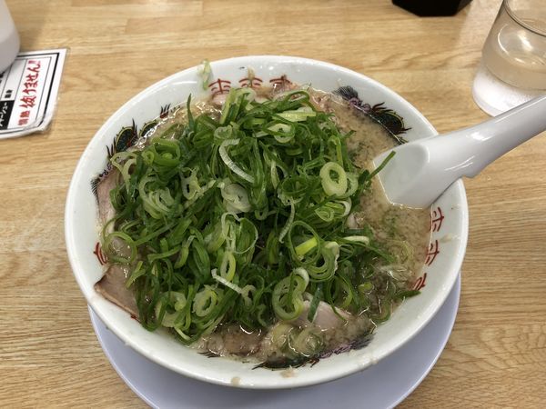 「チャーシュー麺 ネギ多め 背脂多め」@来来亭 山口湯田店の写真