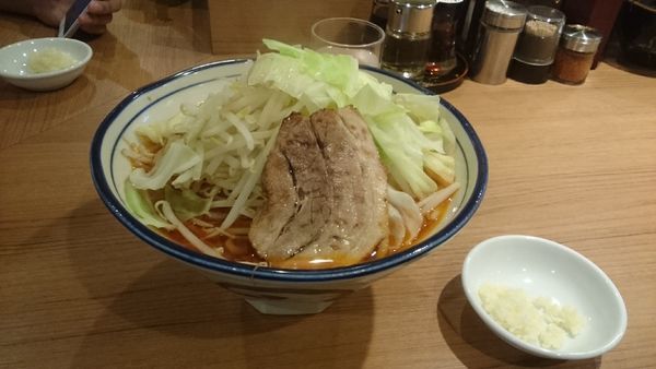 「限定麻辣とんこつ・大盛・柔らかめ(ヤサイアブラ)￥８９０」@らーめん勇の写真