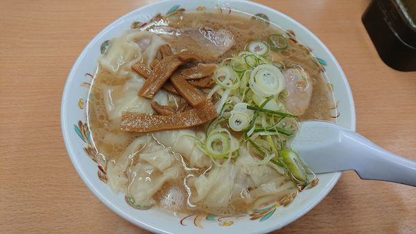 「ワンタンメン 750円」@オーモリラーメン 新井店の写真