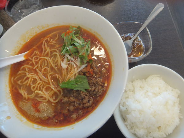 「白ごま坦々麺(辛め)880円(ランチタイムサービスあり)」@柏担々麺の写真