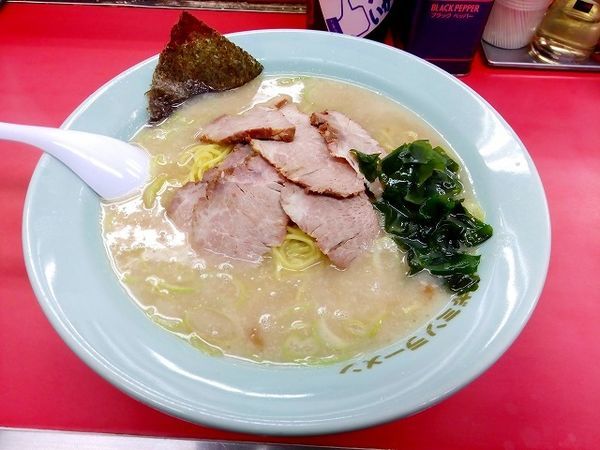 「チャーシュー麺中盛　麺硬め　脂多め」@ラーメンショップ 流山店の写真
