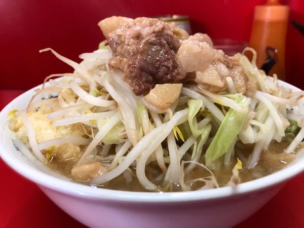 「小麺半分ヤサイアブラ」@ラーメン二郎 松戸駅前店の写真