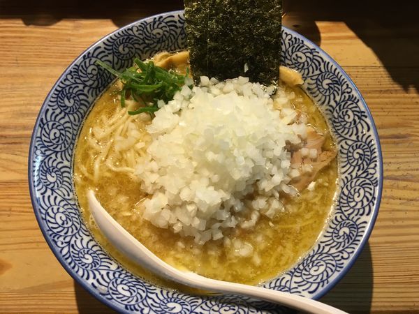 「濃厚煮干中華そば+玉ねぎ」@煮干し中華そば 麺屋 銀星 高円寺の写真