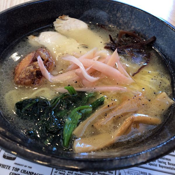 「からあげラーメン白(810円)」@からあげ 鶏桜 春日部本店の写真