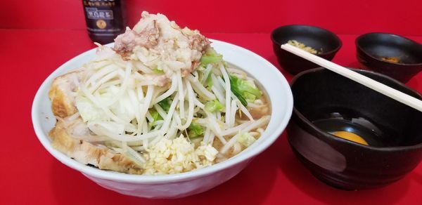 「小（少なめ）、たまご、ネギ生姜、カレー、モミジ」@ラーメン二郎 札幌店の写真