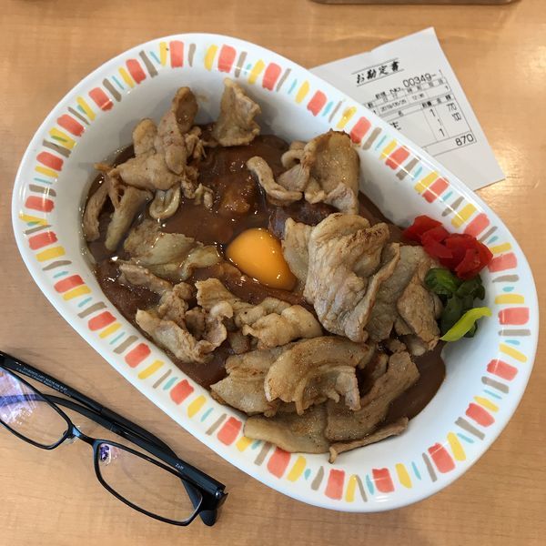 「スタミナカレー生玉子入り　辛口１０倍」@バーグ 吉野町店の写真
