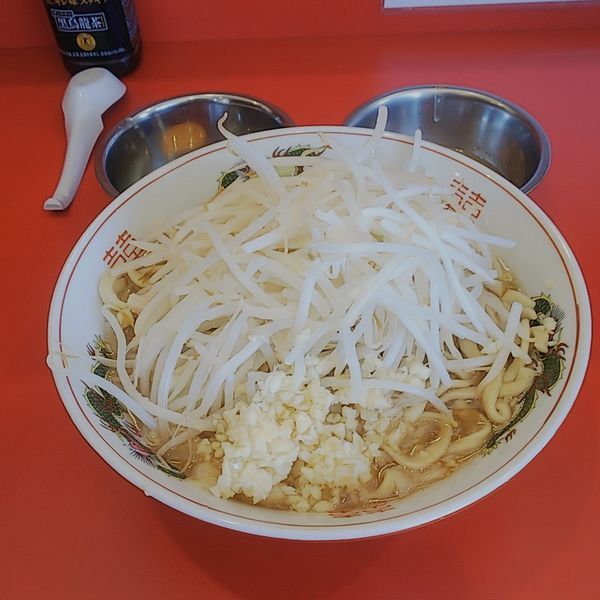 「ラーメン麺少なめニンニクアブラ」@ラーメン英二の写真