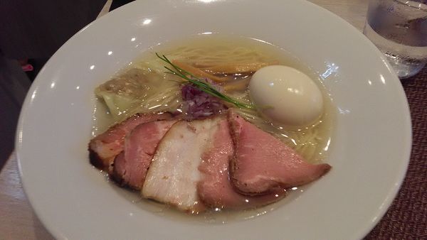 「特製中華そば　塩」@宍道湖しじみ中華蕎麦 琥珀 東京本店の写真