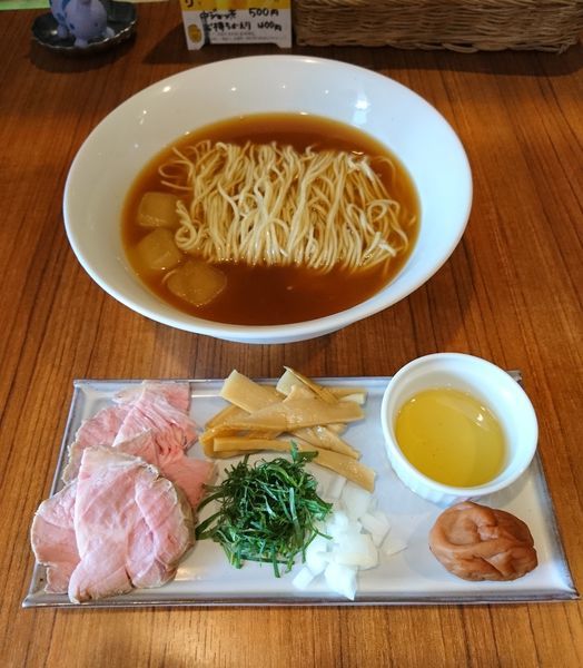 「冷やし煮干ラーメンwith南高梅」@麺＆cafe Coi.Coi.の写真