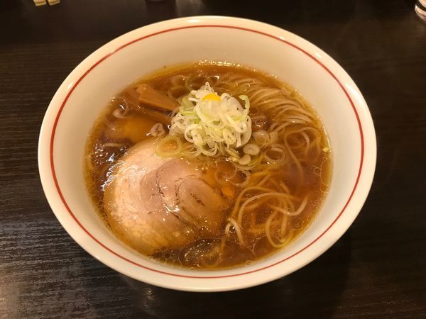 「しょうゆらーめん」@らーめん颯人の写真