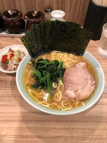 「中盛り 固め濃いめ 海苔 コマチャー ライス」@ラーメン 清水家の写真