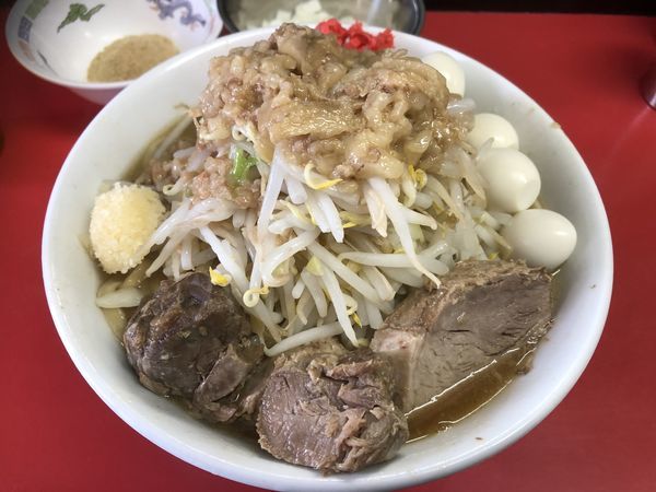 「ラーメン中ウズラタマネギ魚粉」@ラーメンハイキックの写真