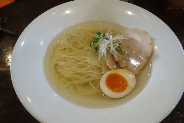 「【限定】 羅臼昆布塩ラーメン」@麺王道 勝の写真