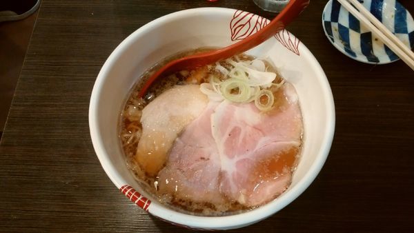 「【居酒屋５月限定】比内地鶏と焼きアゴの背脂そば(醤油)」@麺処 あす花の写真