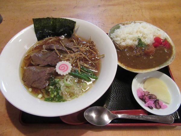 「牛骨１号と牛テールミニカレーのセット（１０００円）」@牛骨ロックの写真