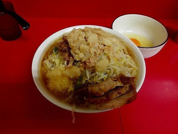 「ラーメン750円　ニンニク脂　生卵50円」@ラーメン二郎 茨城守谷店の写真