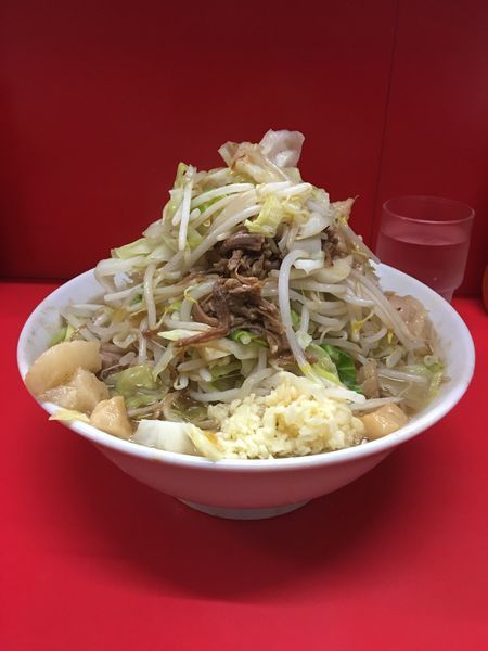 「小ラーメン 750円 ニンニク少・ヤサイ・アブラ・カラメ」@ラーメン二郎 松戸駅前店の写真