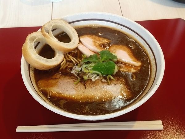 「醤油Ｒ　サバ・ブラック」@札幌篠路 ラーメンStyle 丸ふの写真