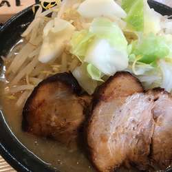 二郎系カツオ(ショウガ、野菜増し)