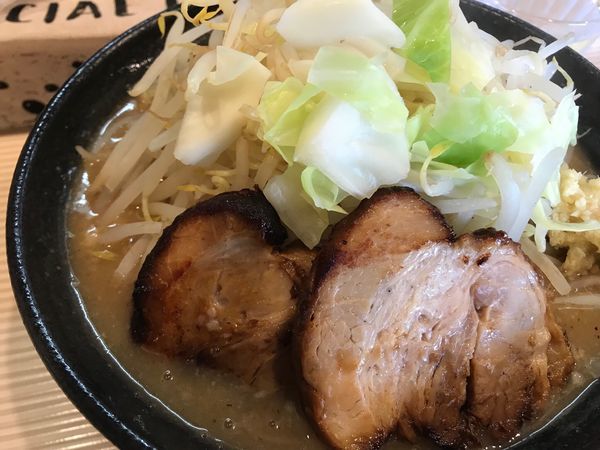 「二郎系カツオ(ショウガ、野菜増し)」@ラーメン ポール亭の写真