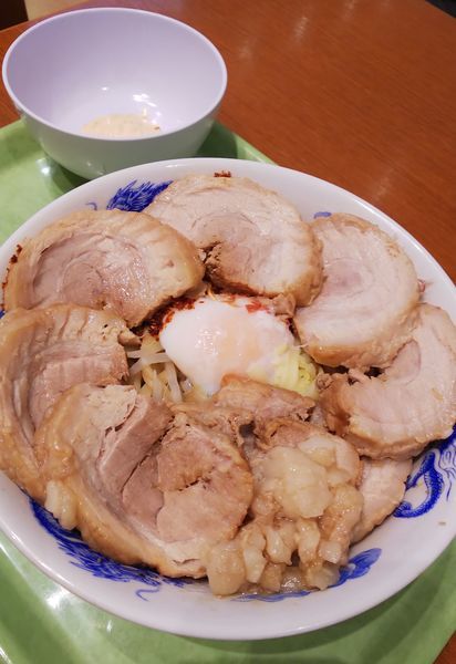 「まぜそば７豚増し」@ジャンクガレッジ イオンレイクタウンmori店の写真