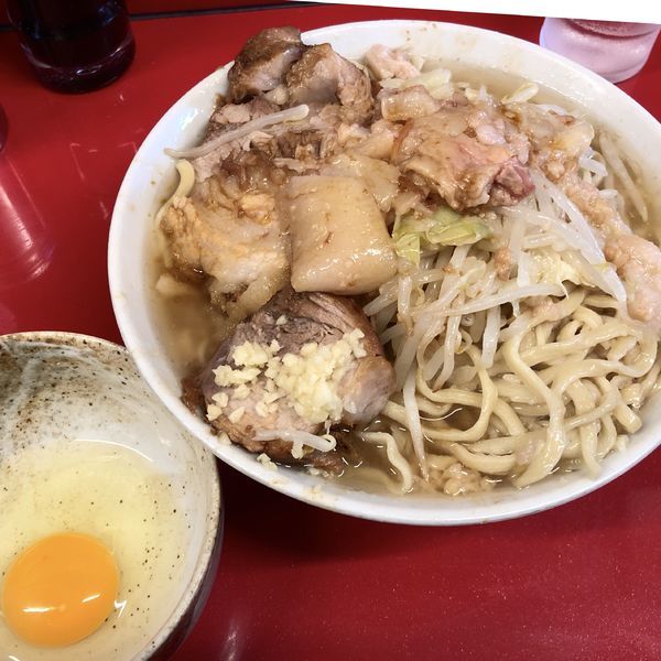 「ラーメン 小（ニンニク少し・アブラ）＋玉子」@ラーメン二郎 西台駅前店の写真