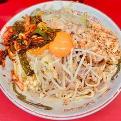 ラーメン豚2枚(麺半分)+汁無し+ネギキムチ