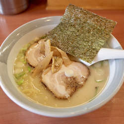 とんちゅうらーめん…700円