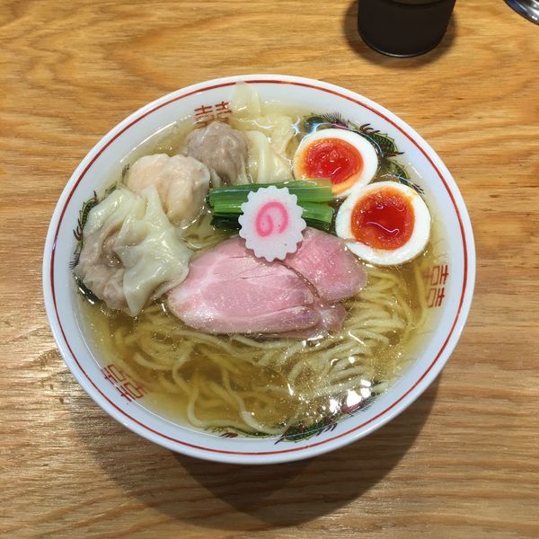 「ワンタン麺白だし中盛 味玉」@キング製麺の写真