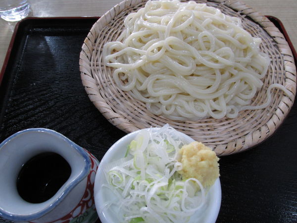 「もりうどん+大盛　「572円+216円」」@手打ちそば 梅松の写真