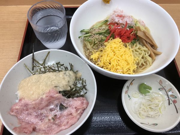 「本日の冷やし中華セット 600円」@梅もと 新宿西口店の写真