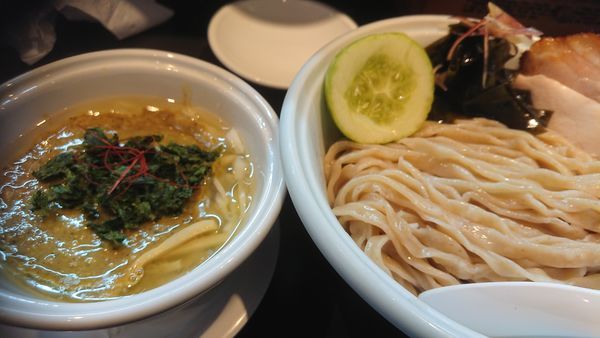 「アサリのみそつけ麺（週限定・１０００円）＋大盛り＋和え玉」@らーめん 三極志の写真
