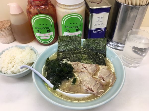 「ラーメン中盛 半ライス」@ラーメンショップ 大和 つきみ野店の写真