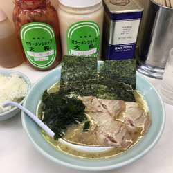 ラーメン中盛 半ライス