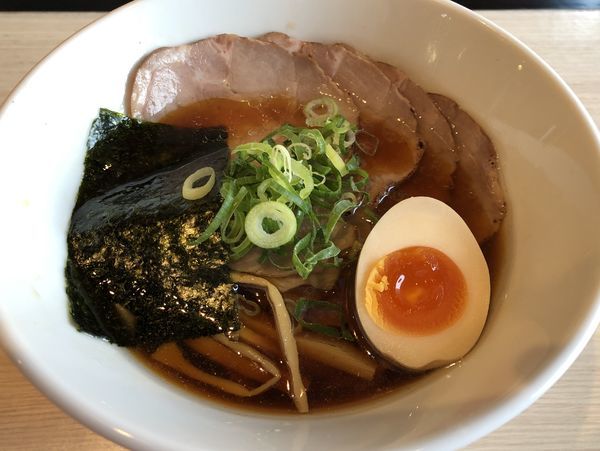 「特製川越醤油の中華そば」@寿製麺よしかわ 坂戸店の写真