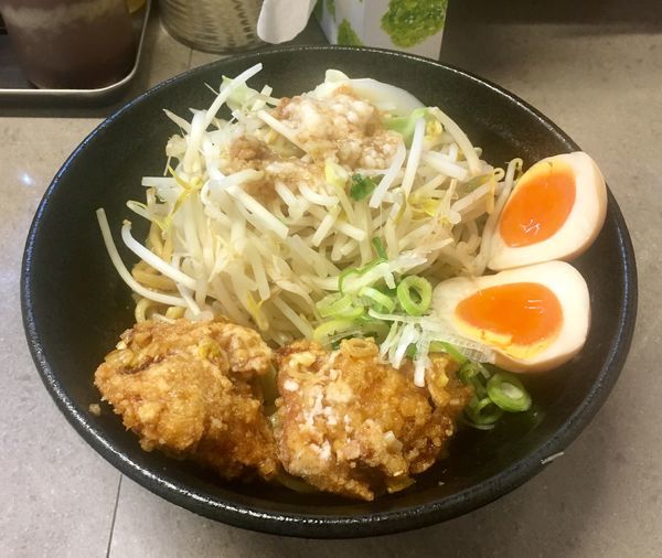 「まぜそば汁なし 590円+味玉」@日の出らーめん 日吉店の写真