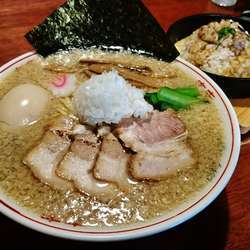 特製背脂中華そば+大盛り+チーズごはん