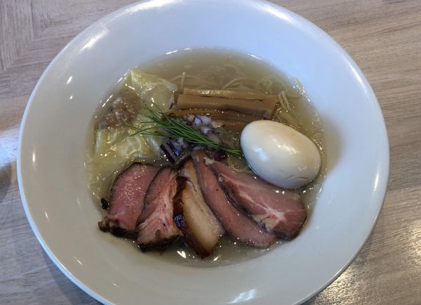 「特製中華そば　塩」@宍道湖しじみ中華蕎麦 琥珀 東京本店の写真