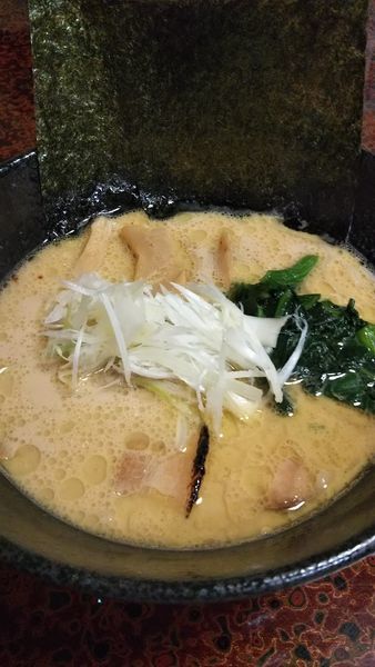 「とんこつ醤油ラーメン(780円)」@湯河原ラーメンの写真