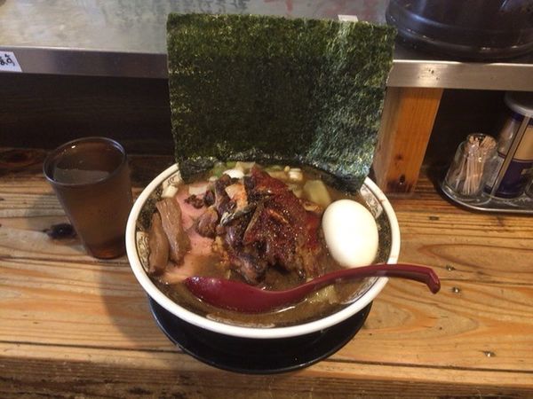 「スーパーゴールデンラーメン」@すごい煮干ラーメン凪 新宿ゴールデン街店 本館の写真