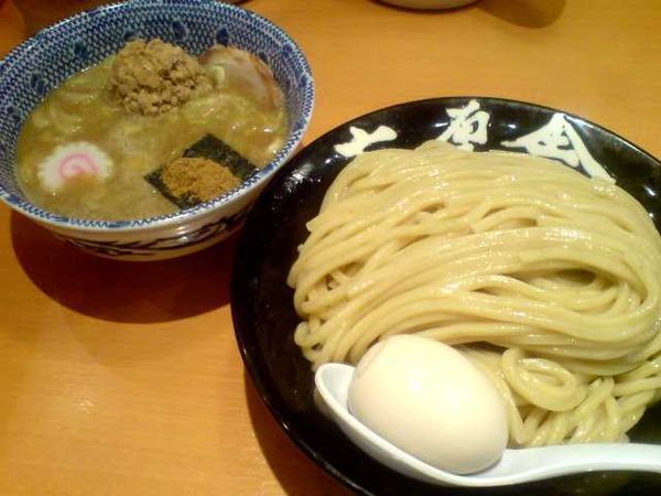 「特製つけめん(1060円)＋麺大盛り(420g，100円)」@六厘舎の写真