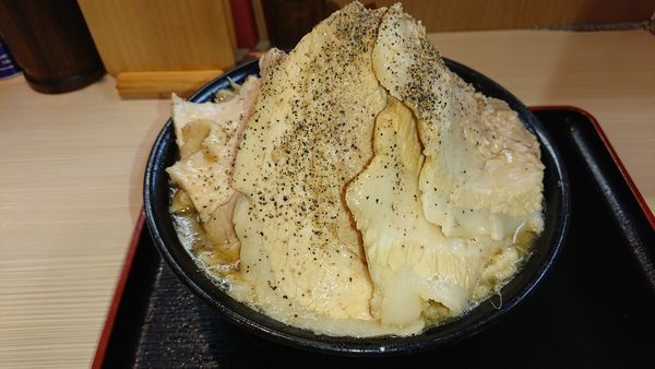 「[限定]ら～麺関脇ZAN～山～(900円)大ぶた(300円)」@らー麺土俵 鶴嶺峰の写真