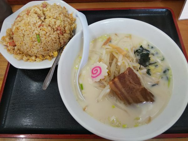 「ラーメンセット 「豚骨ラーメン+炒飯」」@中華料理 喜多郎 松本店の写真