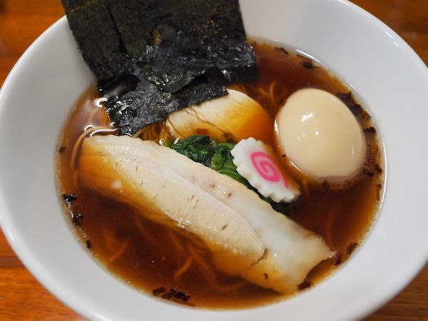 「煮干しらーめん しょうゆ 味玉」@らーめん そよ風 西浦和店の写真