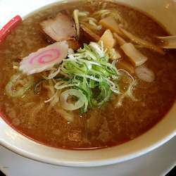 こってり㐂伝らーめん(580円)・大盛り(100円)