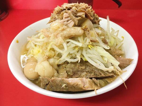 「麺半分豚2枚 うずら ニンニクアブラ」@ラーメン二郎 茨城守谷店の写真