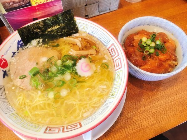 「Cセット かもめラーメン潮＋ミニサーモン丼」@気仙沼 かもめ食堂の写真