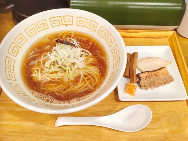 「鶏煮干しそば」@UMAMI SOUP Noodles 虹ソラの写真