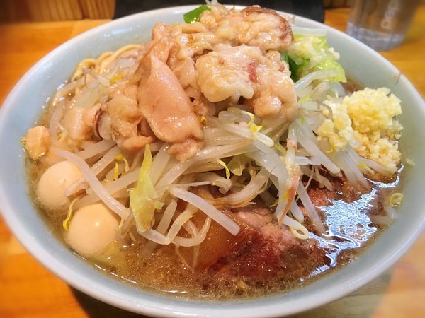 「少なめラーメン＋うずら　ニンニクアブラ」@らーめん つの旨の写真