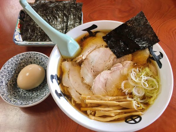 「チャーシューメン(こってり)、味付玉子、大判海苔」@中華そば処 琴平荘の写真
